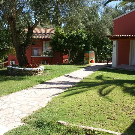 Fouxia And Pérama