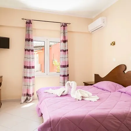 Fouxia And Appartement Perama (Corfu)